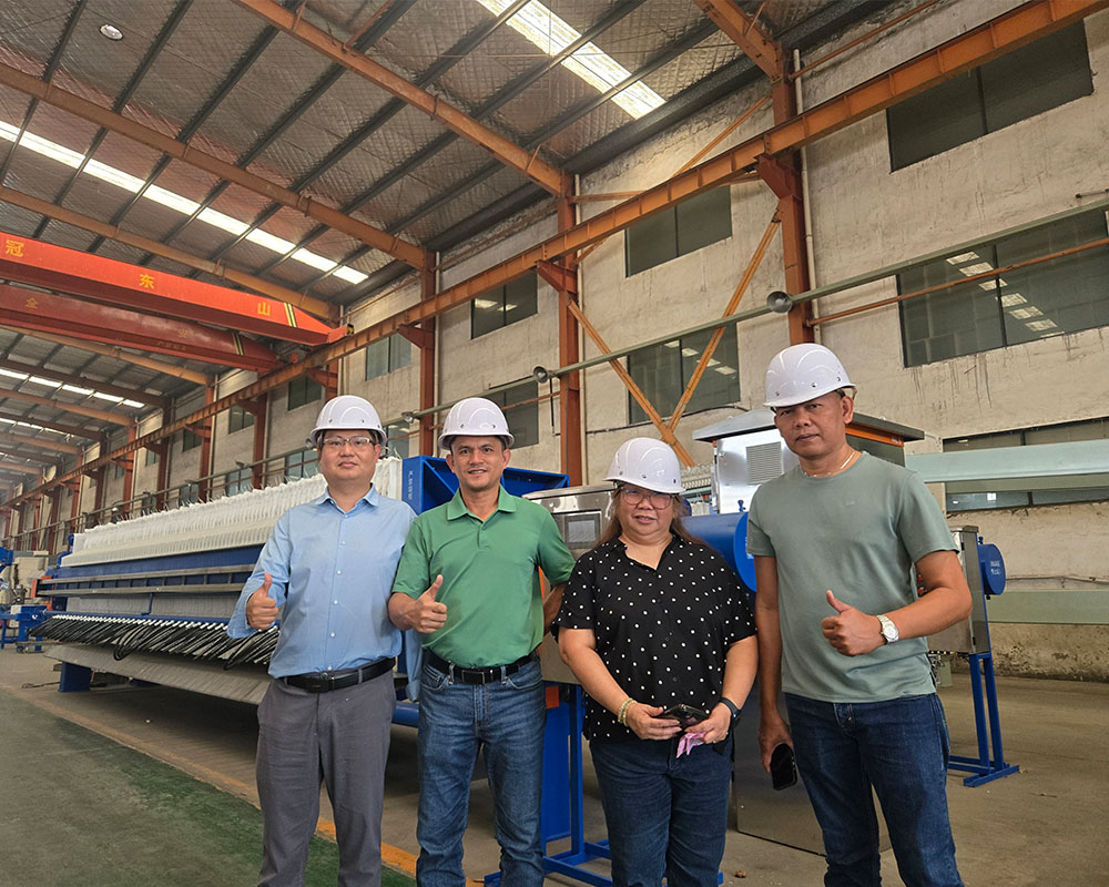 Southeast Asian Customers Visit Our Factory2.jpg